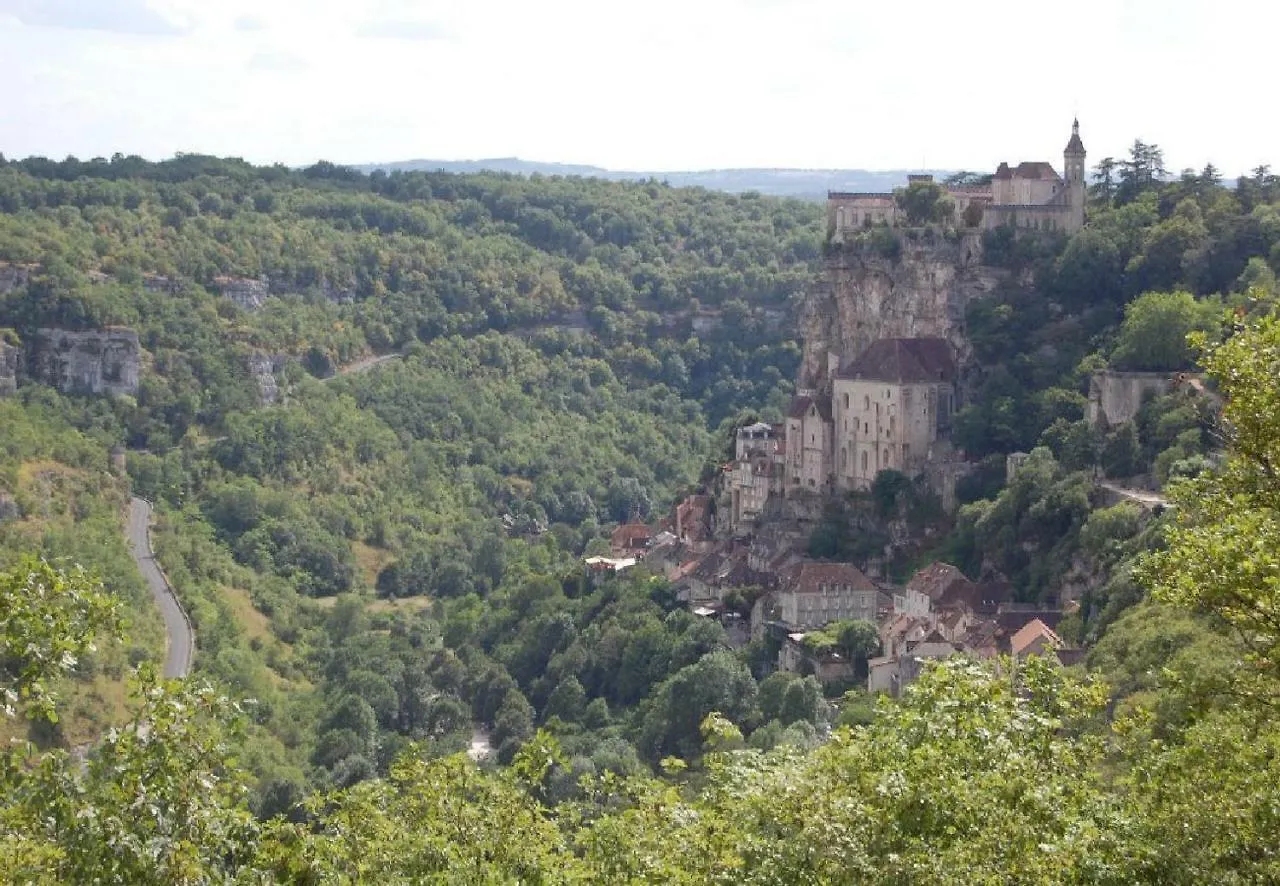 Le Mas Des Cypres Constans